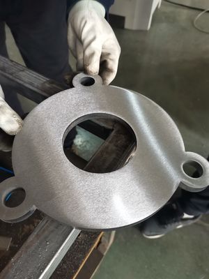 Ejon YZ400 Máquina de deslagging de entrega de cinturão para corte e estampagem a laser de peças