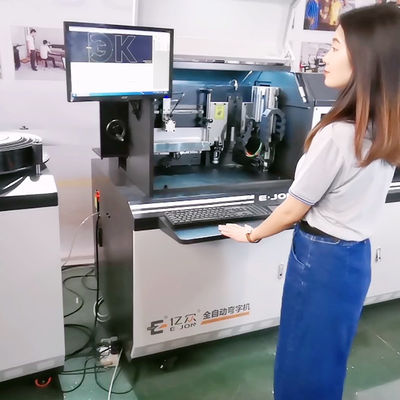 Máquina de dobra de rolos A escolha ideal para letras de sinalização LED de neon econômicas