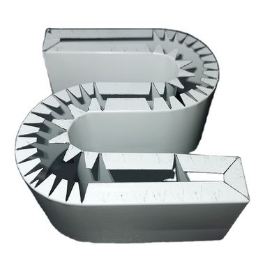 Largura de material 20-200 mm Máquina de dobragem e flanges de cartas de canal para mercado ao ar livre