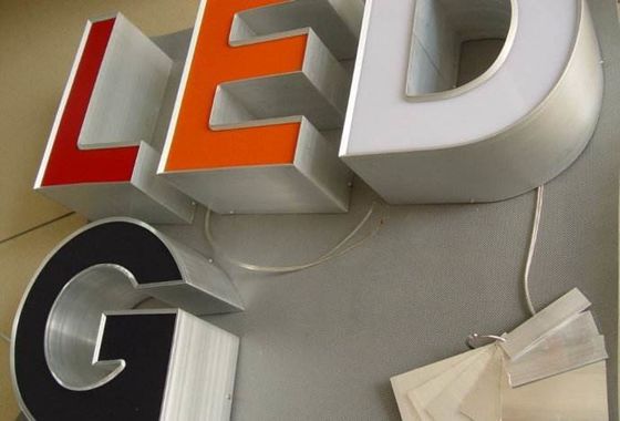 Máquina de dobra de folhas de alumínio LED Publicidade sinal CNC Canal letra Ejon E9