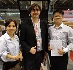 Máquina de corte a laser de fibra de metal CNC de 1500W com operação de onda contínua