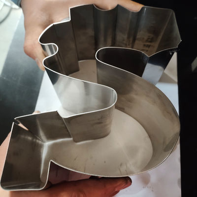 R6 Min. Máquina de dobra de metal CNC para produção de cartas de canal de publicidade