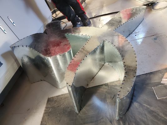 Máquina de dobrar folhas acrílicas processadas de aço inoxidável para fabricação profissional de sinais